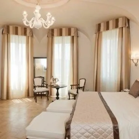 Grand Da Vinci Hotell 5*
