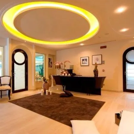 מלון Grand Da Vinci 5*